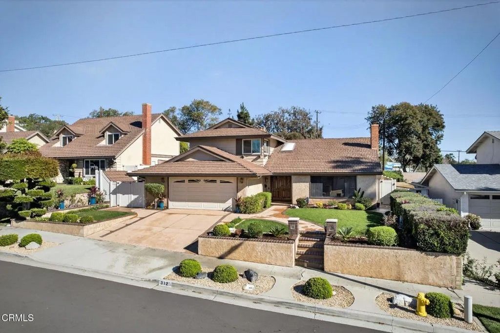 Photo of 312 Regis Avenue, Ventura, CA 93003 (MLS # V1-34211)