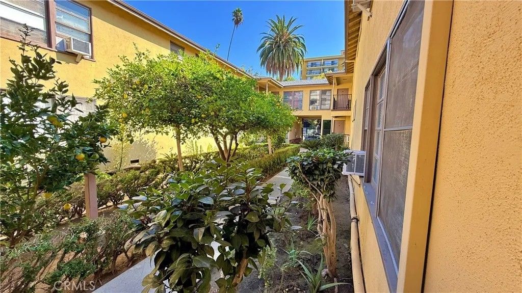 Photo of 337 S Occidental Boulevard #100, Los Angeles, CA 90057 (MLS # SR26028740)