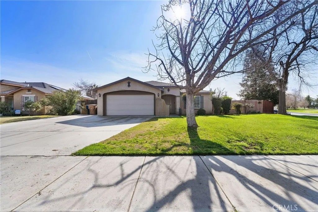 Photo of 3817 Harris Rd, Bakersfield, CA 93313 (MLS # NS25280541)