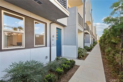 Photo of 337 Placemark, Irvine, CA 92614 (MLS # OC26048056)