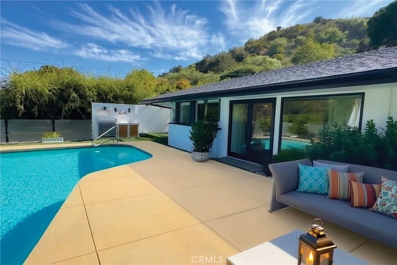 9621 Cedarbrook