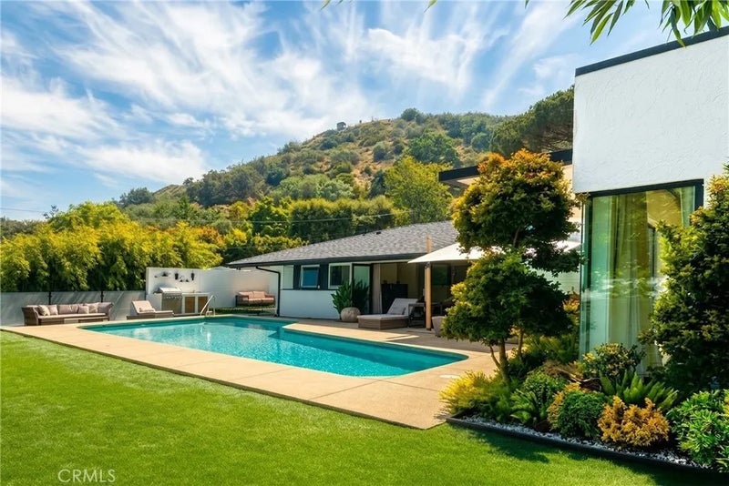9621 Cedarbrook