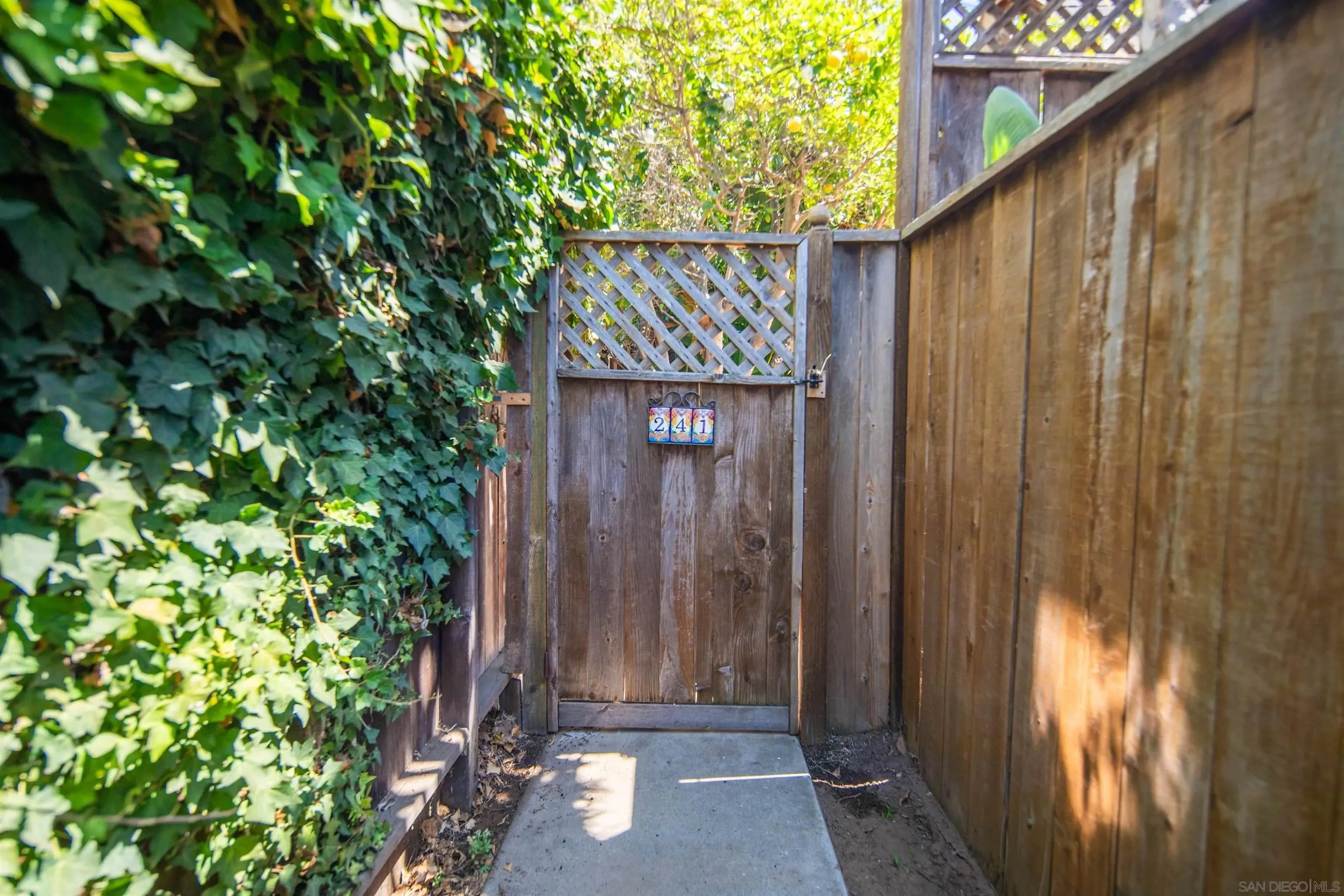 Coronado, California 92118, United States, 6 Bedrooms Bedrooms, ,4 BathroomsBathrooms,Residential,Active,148523