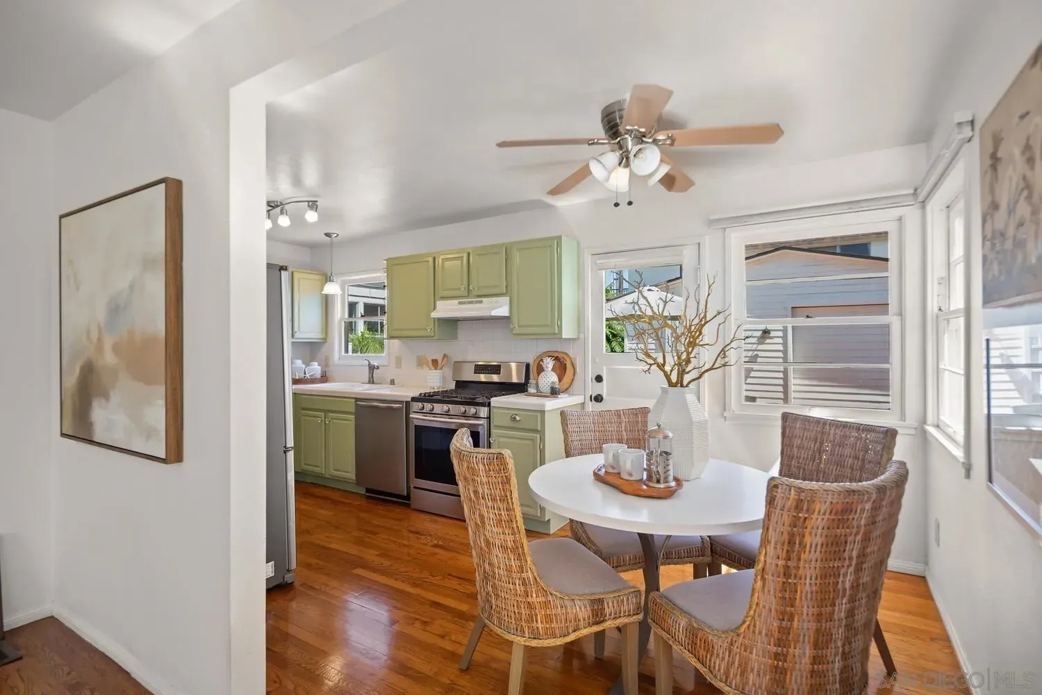 Coronado, California 92118, United States, 6 Bedrooms Bedrooms, ,4 BathroomsBathrooms,Residential,Active,148523