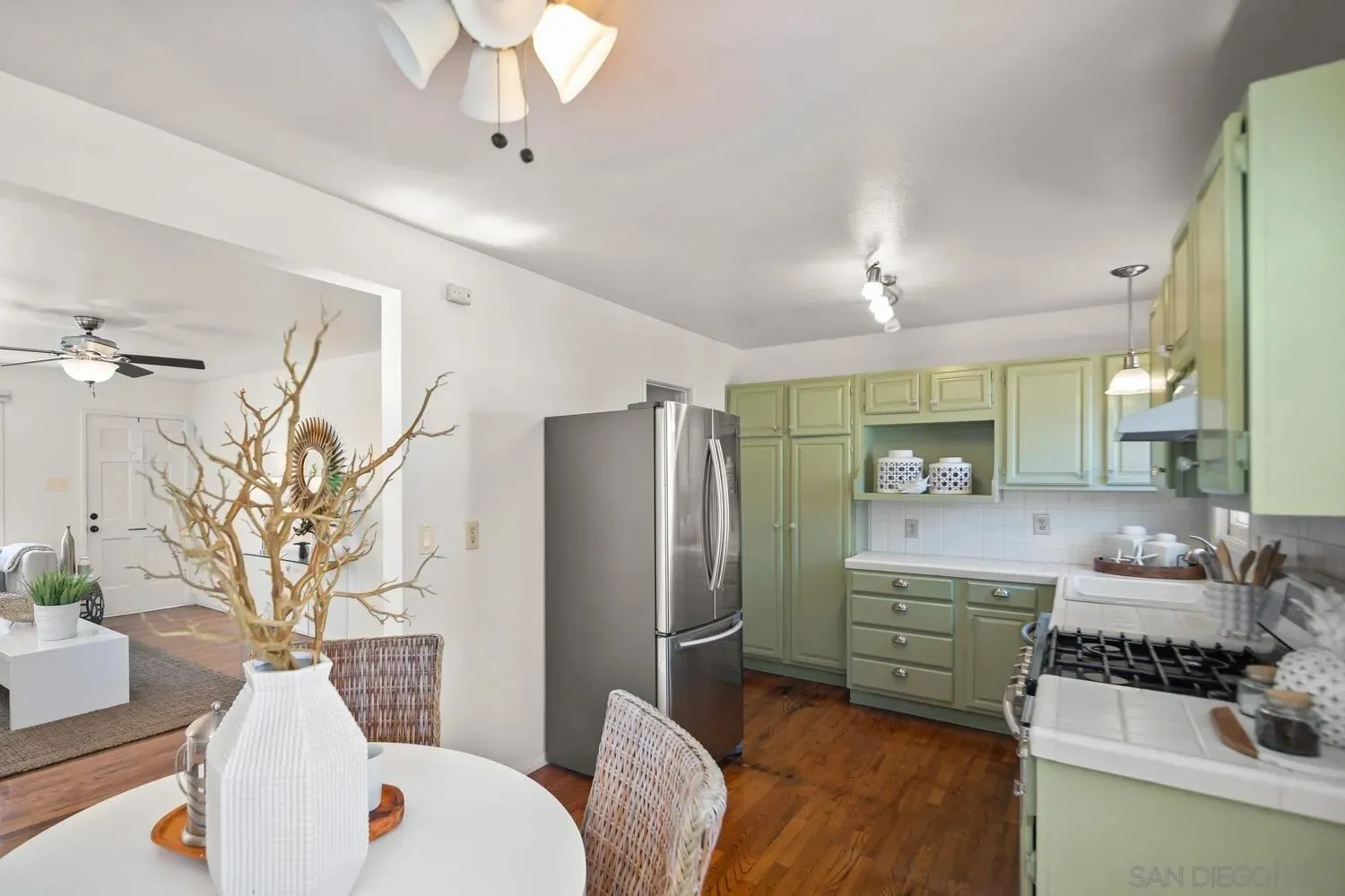 Coronado, California 92118, United States, 6 Bedrooms Bedrooms, ,4 BathroomsBathrooms,Residential,Active,148523