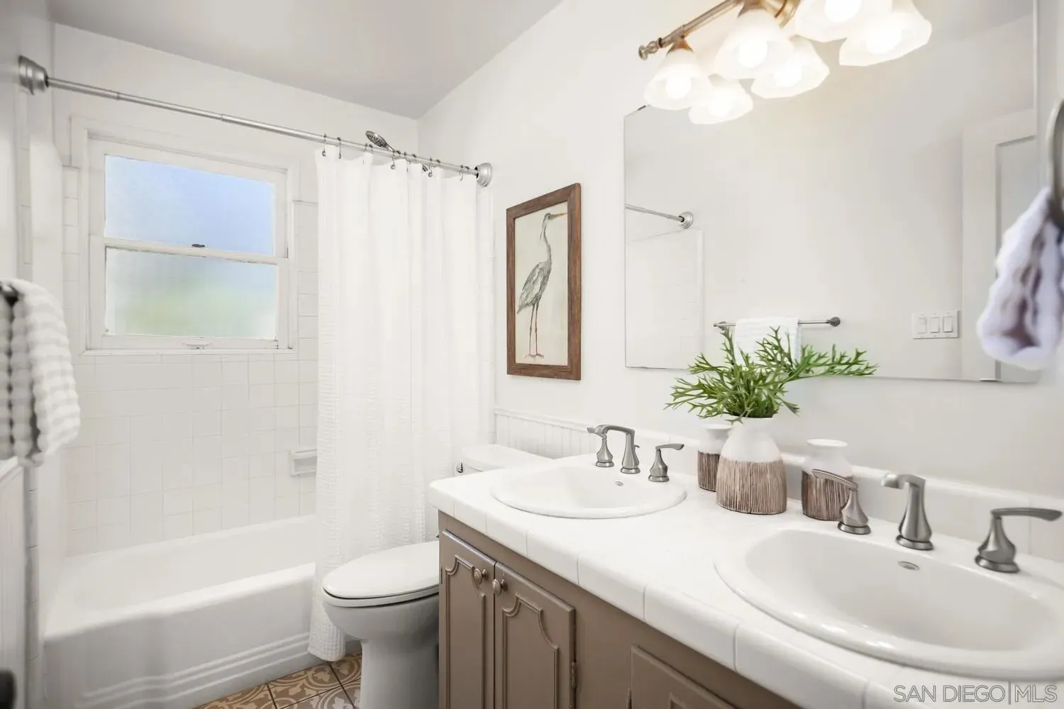 Coronado, California 92118, United States, 6 Bedrooms Bedrooms, ,4 BathroomsBathrooms,Residential,Active,148523