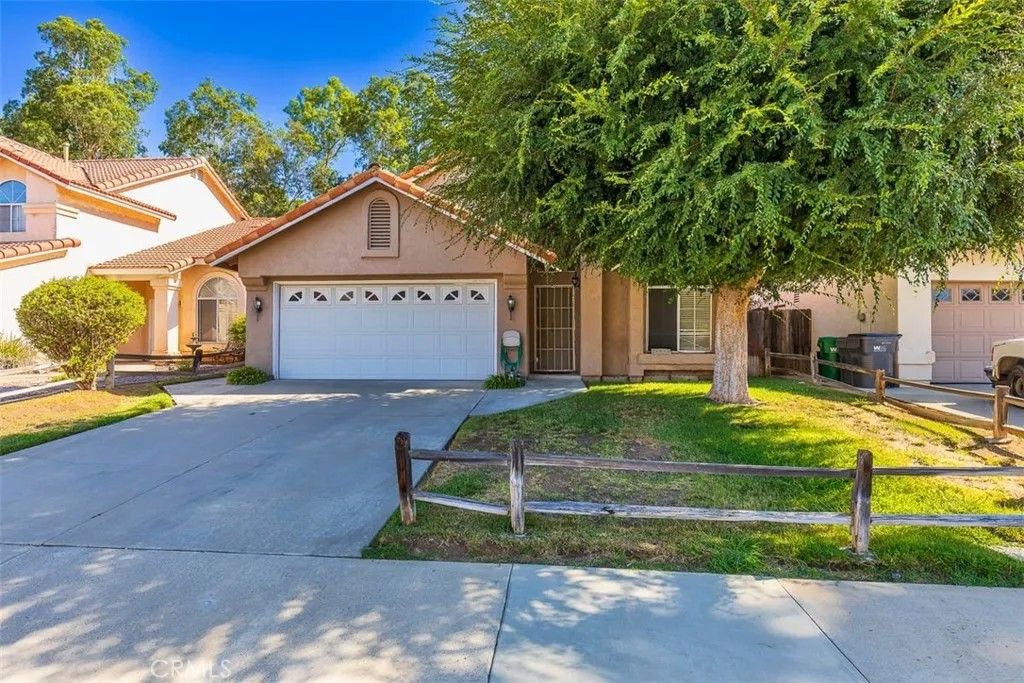 Photo of 24646 Leafwood Drive, Murrieta, CA 92562 (MLS # SW25201063)