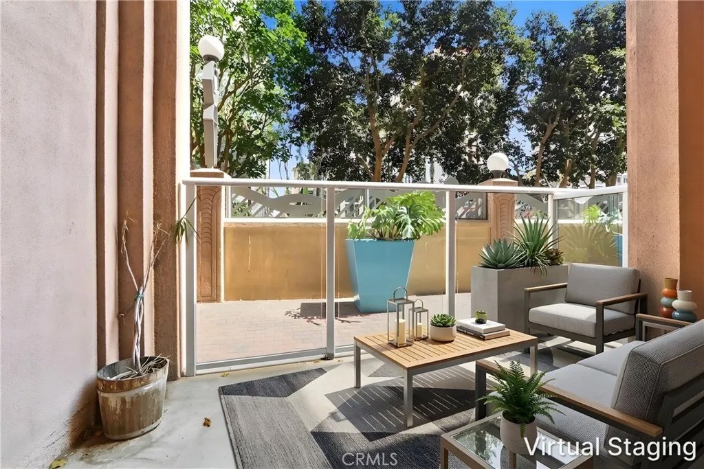 488 E Ocean Boulevard 105