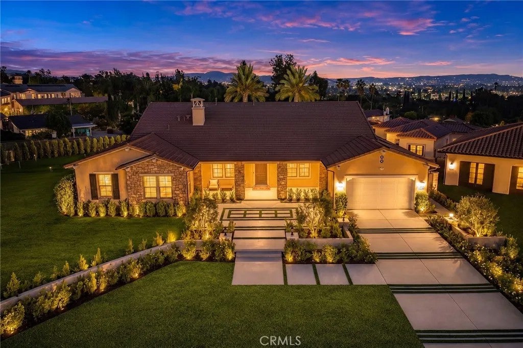 1236 Iris Lane