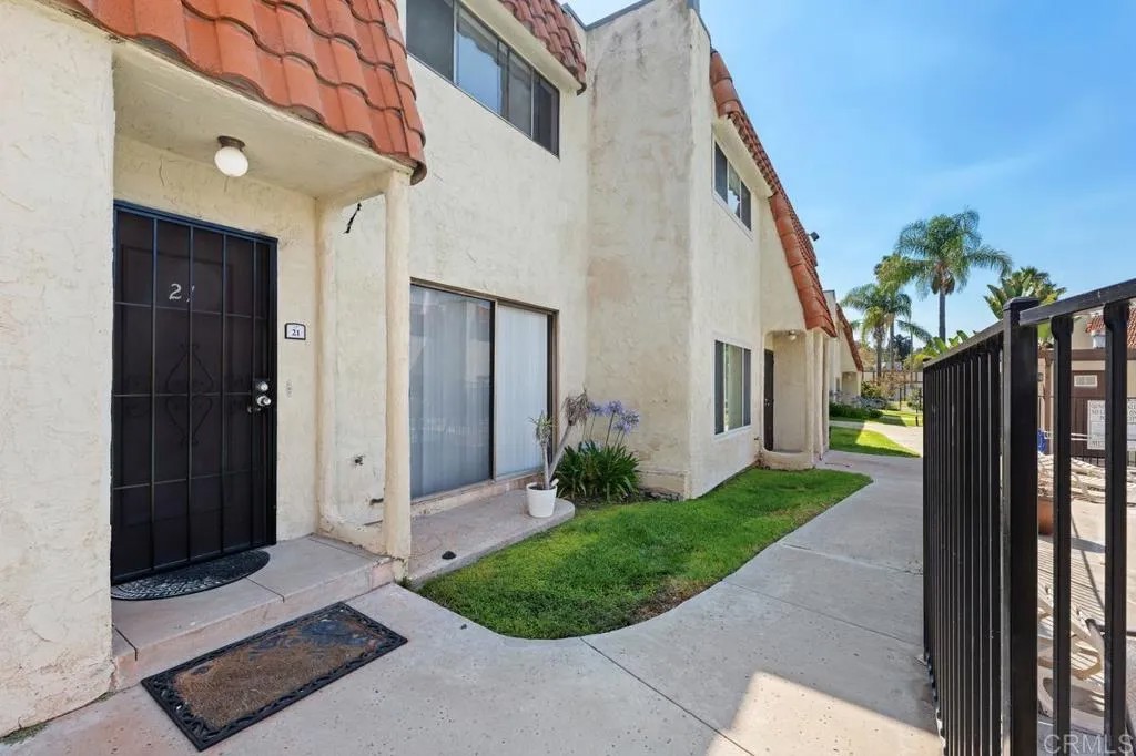 5580 Lake Park Way 21