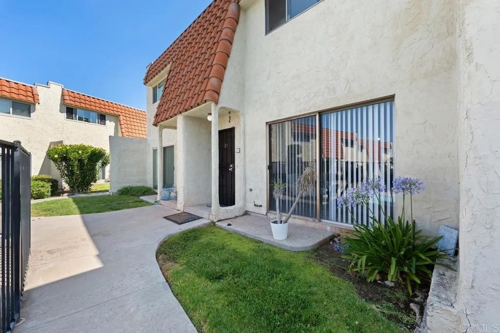 5580 Lake Park Way 21