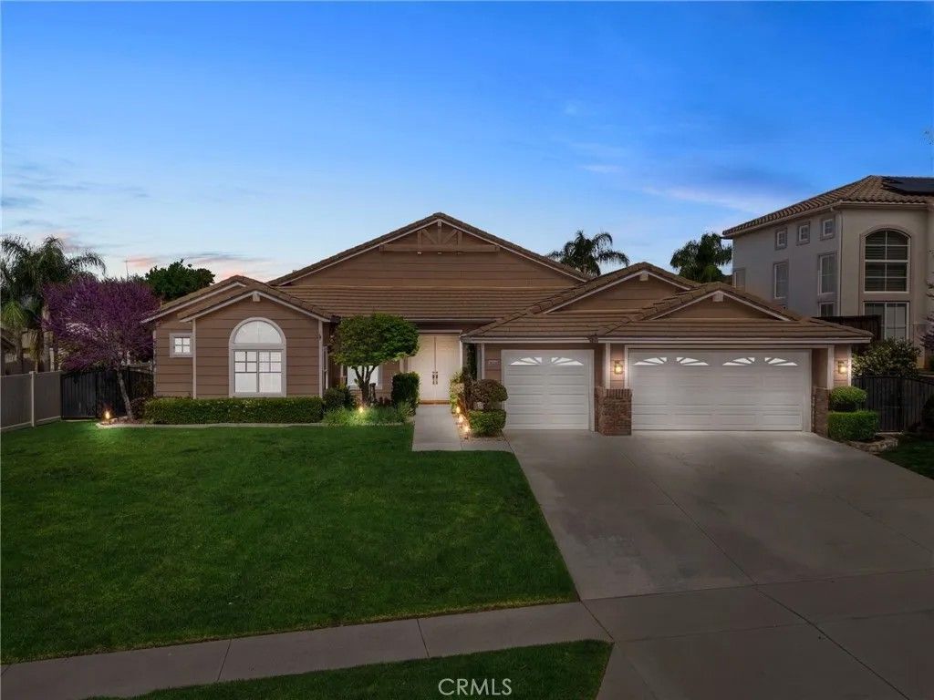 Photo of 36330 County Line Rd, Yucaipa, CA 92399 (MLS # CV26047185)