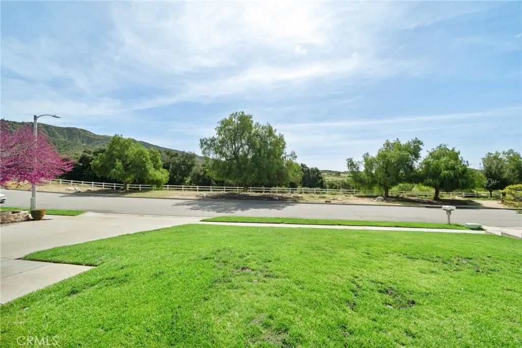 Photo of 36330 County Line Rd, Yucaipa, CA 92399 (MLS # CV26047185)