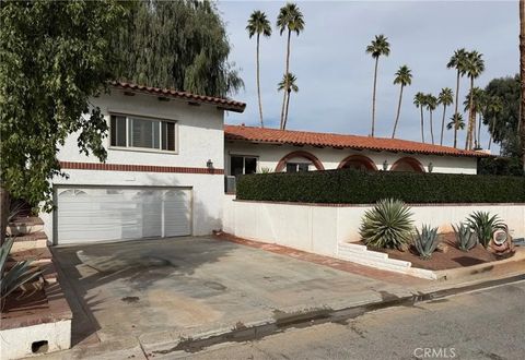 Photo of 49895 Avenida Montero, La Quinta, CA 92253 (MLS # OC26016124)