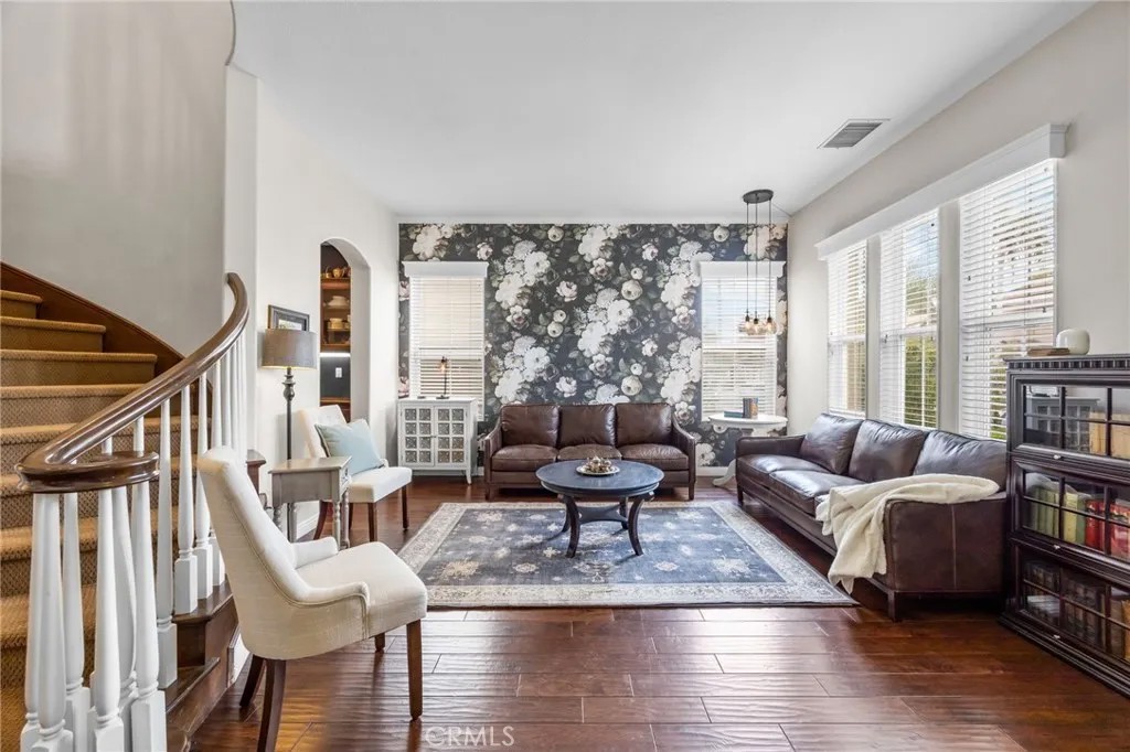 2707 Ashwood