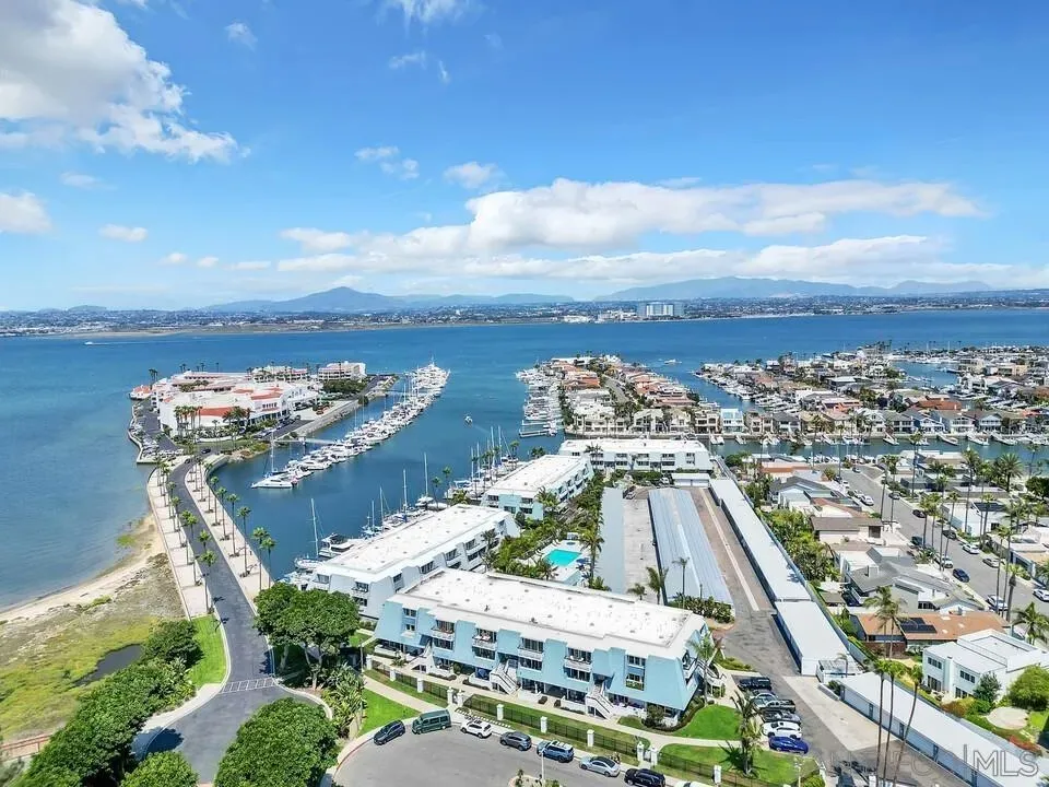 Coronado, California 92118, United States, 2 Bedrooms Bedrooms, ,3 BathroomsBathrooms,Residential,Active,163462