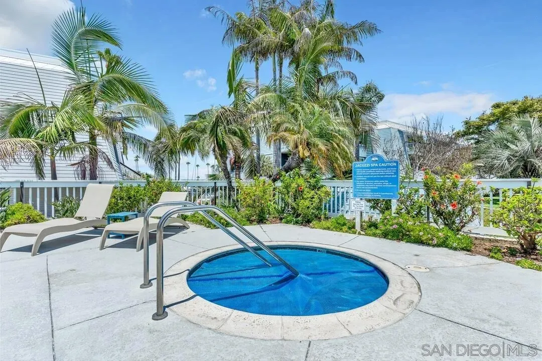 Coronado, California 92118, United States, 2 Bedrooms Bedrooms, ,3 BathroomsBathrooms,Residential,Active,163462