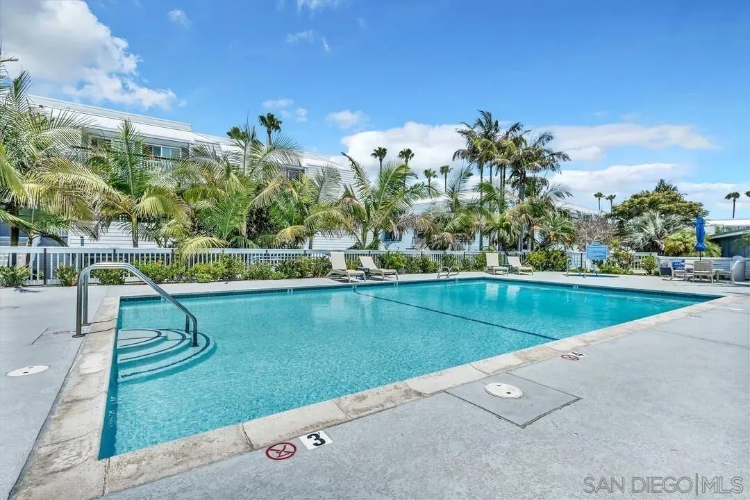 Coronado, California 92118, United States, 2 Bedrooms Bedrooms, ,3 BathroomsBathrooms,Residential,Active,163462