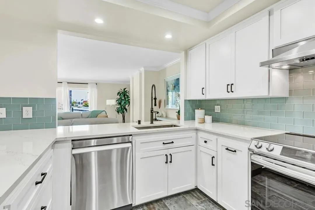 Coronado, California 92118, United States, 2 Bedrooms Bedrooms, ,3 BathroomsBathrooms,Residential,Active,163462