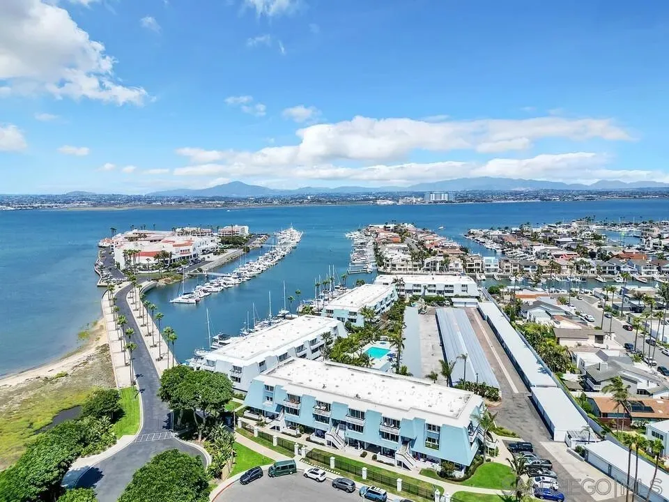 Coronado, California 92118, United States, 2 Bedrooms Bedrooms, ,3 BathroomsBathrooms,Residential,Active,163462