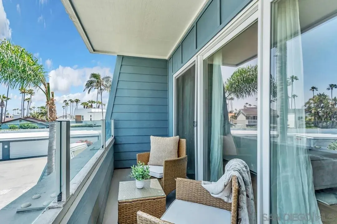 Coronado, California 92118, United States, 2 Bedrooms Bedrooms, ,3 BathroomsBathrooms,Residential,Active,163462