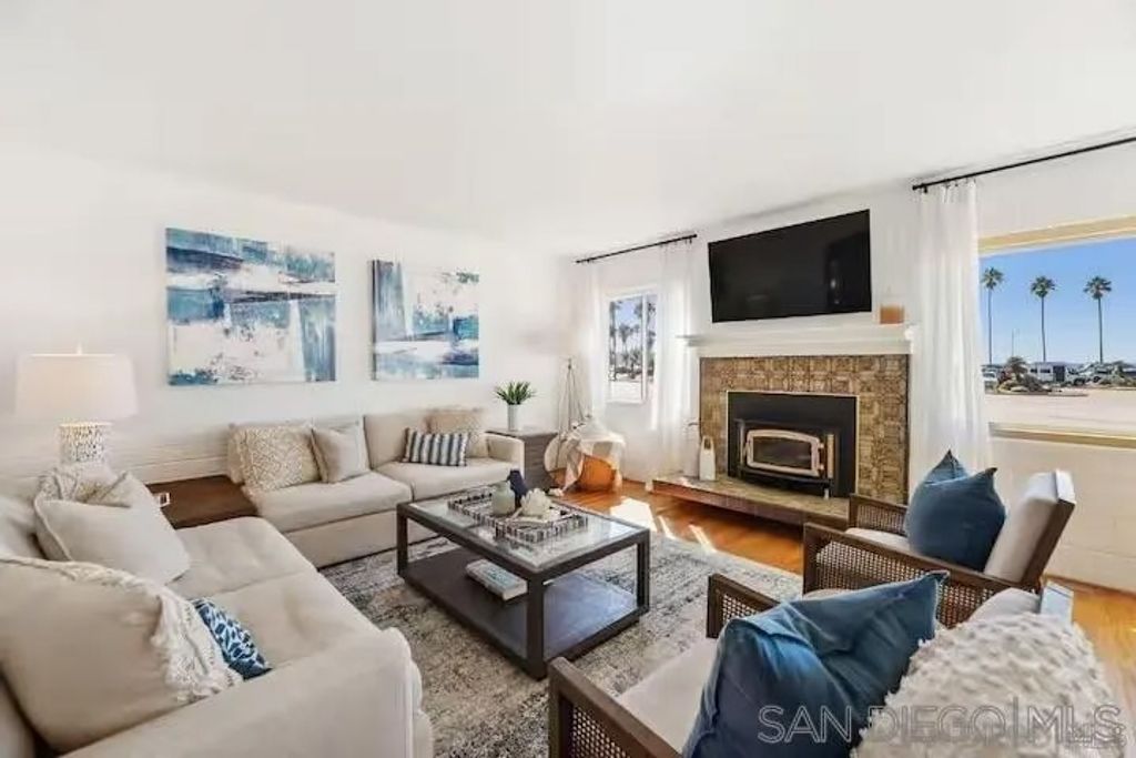 Photo of 8373 El Paseo Grande, La Jolla, CA 92037 (MLS # 260010004)