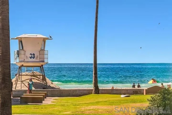 8373 El Paseo Grande