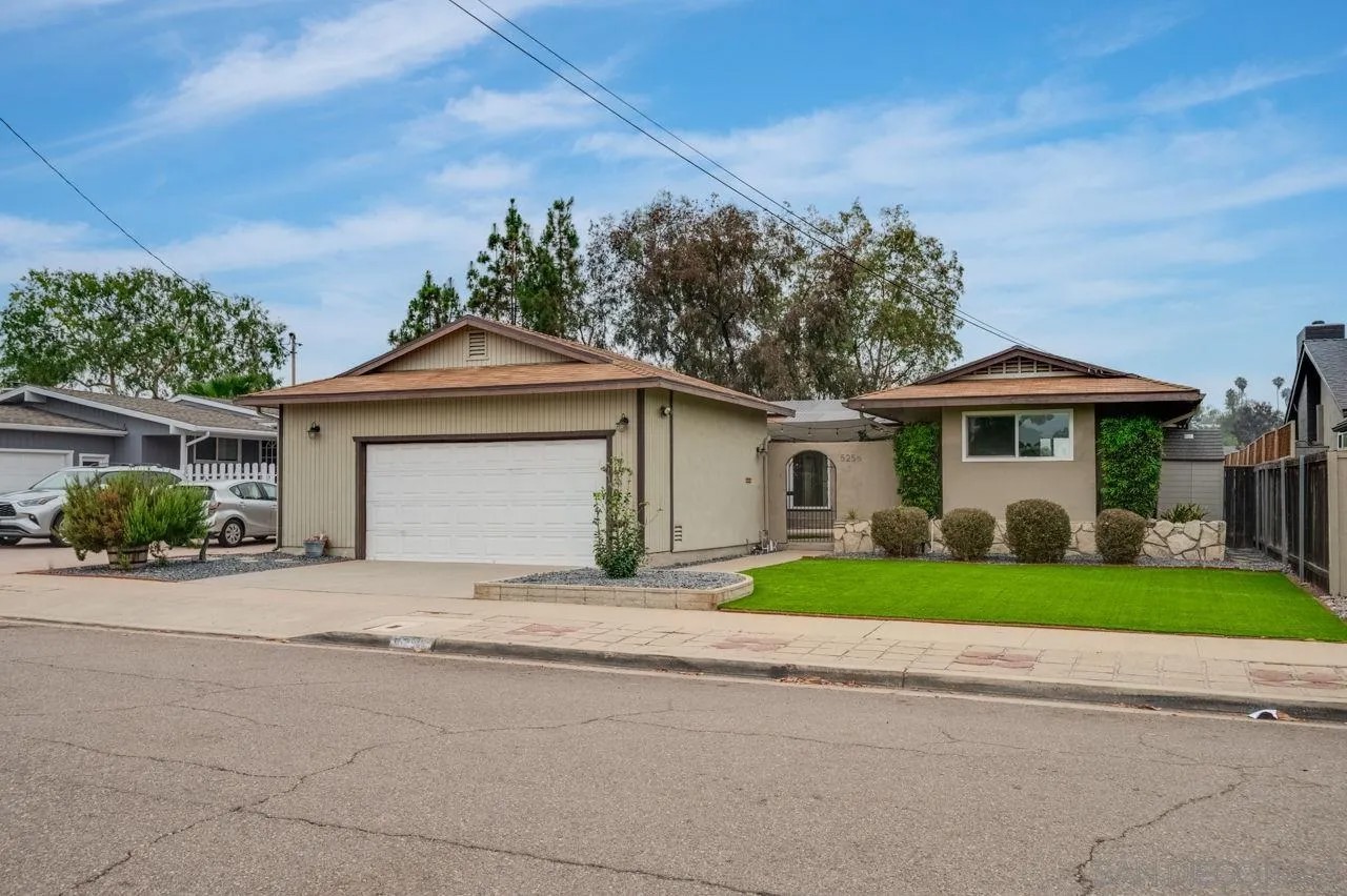 5256 Prosperity Ln