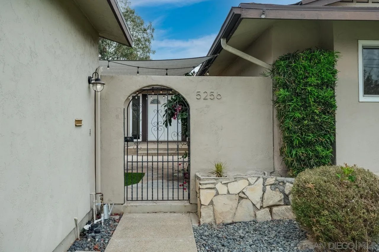 5256 Prosperity Ln
