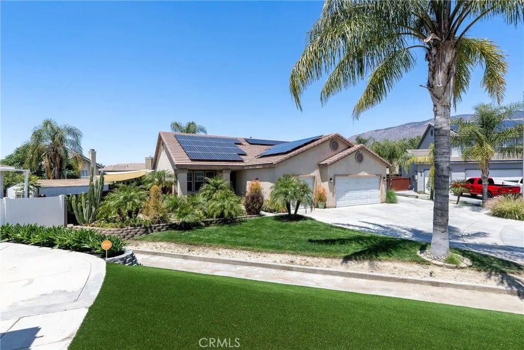 Photo of 293 Captains Court, San Jacinto, CA 92583 (MLS # CV26102589)
