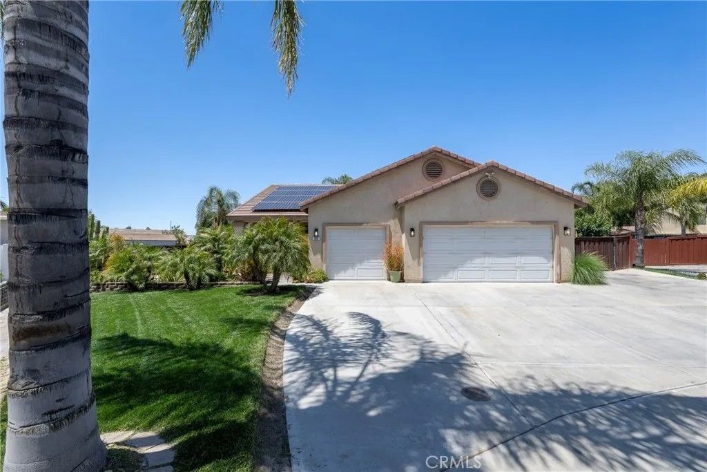 Photo of 293 Captains Court, San Jacinto, CA 92583 (MLS # CV26102589)