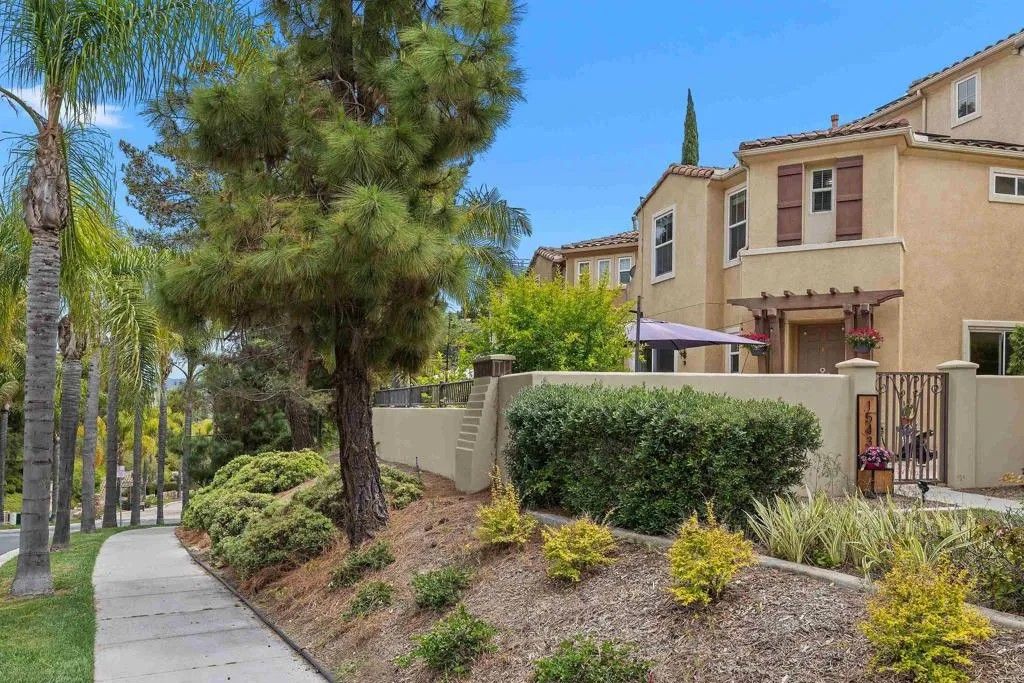 Photo of 1543 Caminito Cremona, Chula Vista, CA 91915 (MLS # NDP2605128)