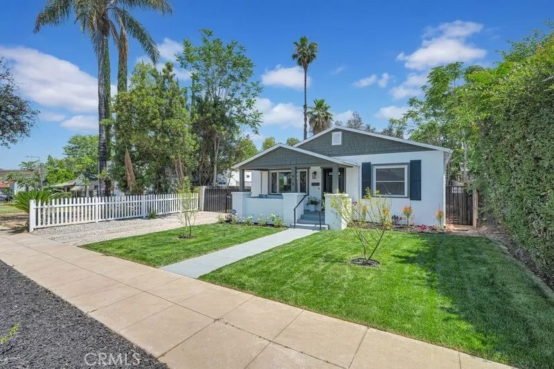 527 University Place