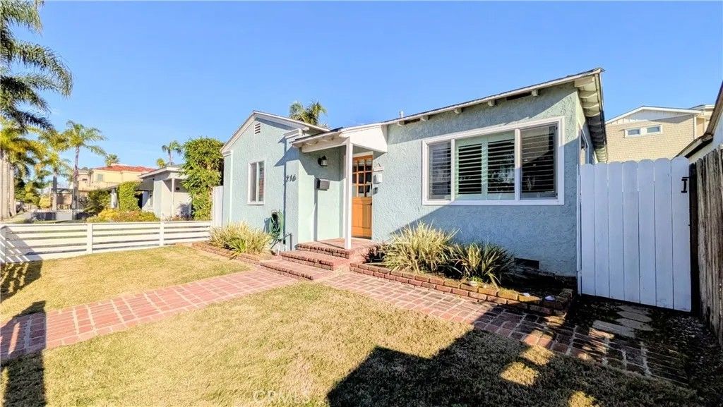 Photo of 216 15th Street, Seal Beach, CA 90740 (MLS # RS26013885)