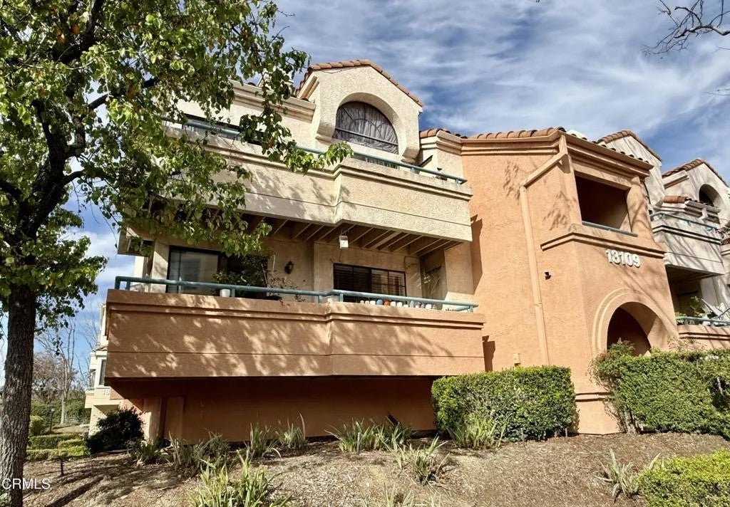 Photo of 18109 Erik Court #451, Canyon Country, CA 91387 (MLS # V1-38136)