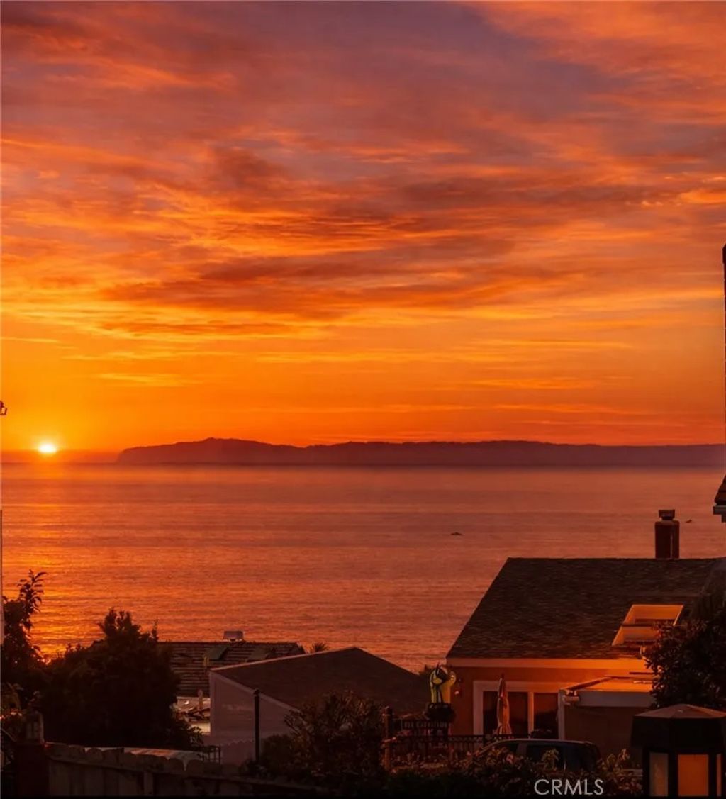 Photo of 33615 Avenida Capri, Dana Point, CA 92629 (MLS # OC26008186)