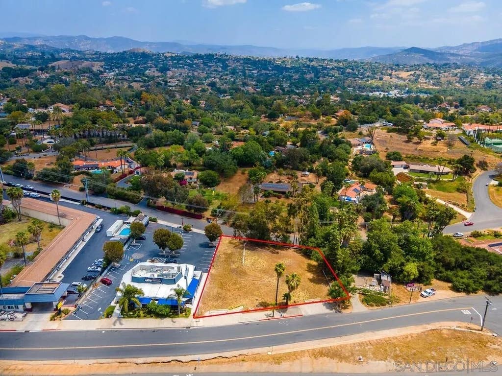 Photo of 2690 S Escondido Blvd, Escondido, CA 92025 (MLS # 260006217)
