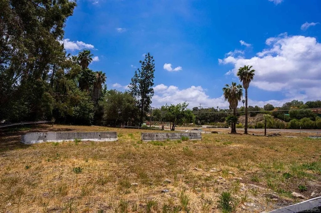 2690 S Escondido Blvd 238-152-16-00