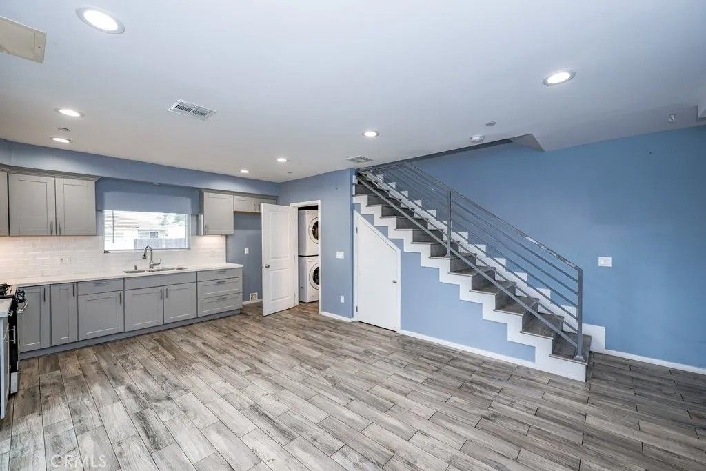 Photo of 6719 Vineland, North Hollywood, CA 91606 (MLS # SR26070326)