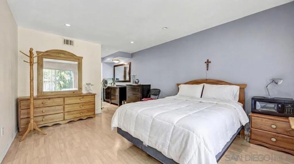 Photo of 1517 E Garfield Ave #55, Glendale, CA 91205 (MLS # 260001426)