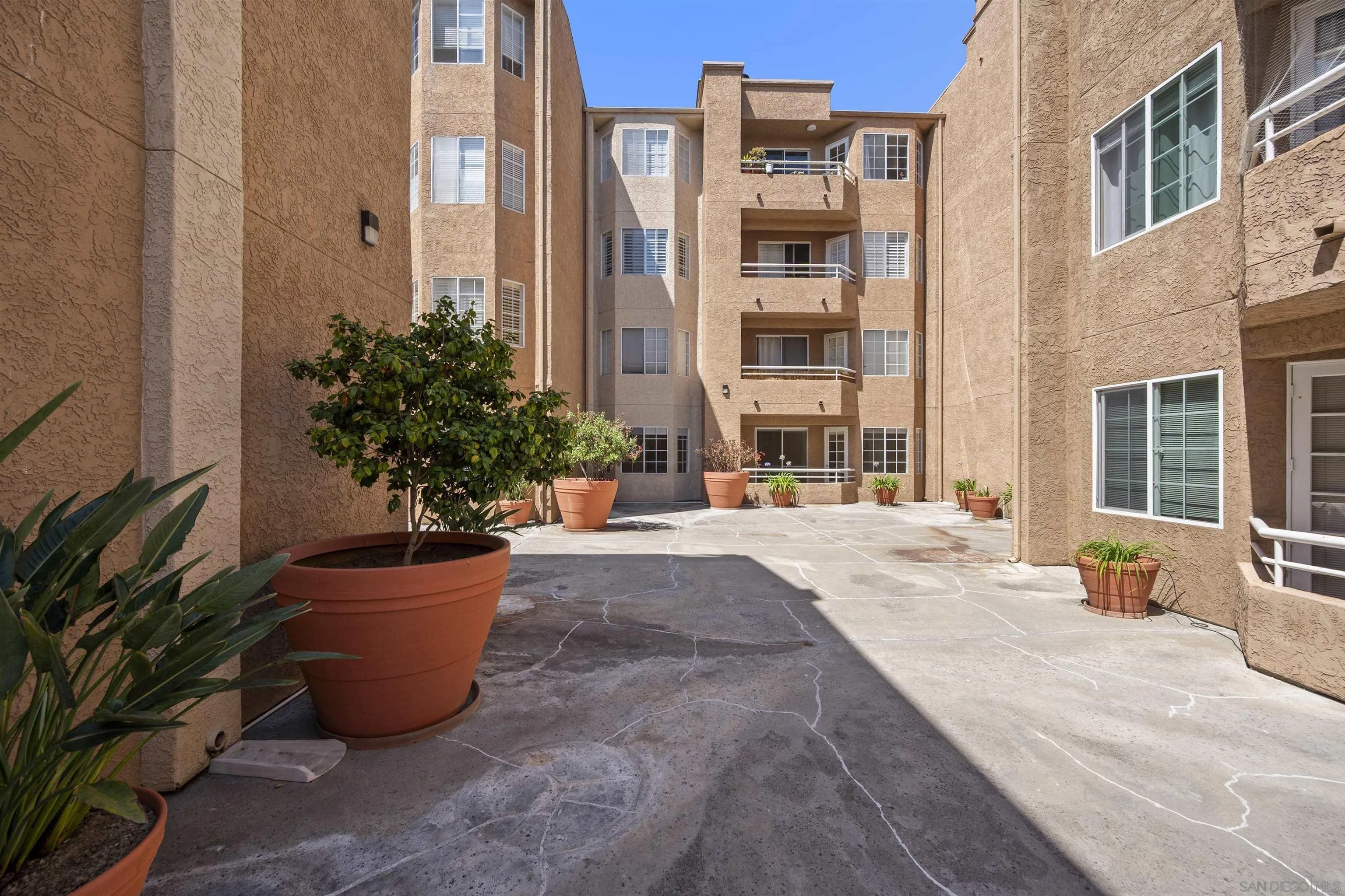 3969 Mahaila Ave 104