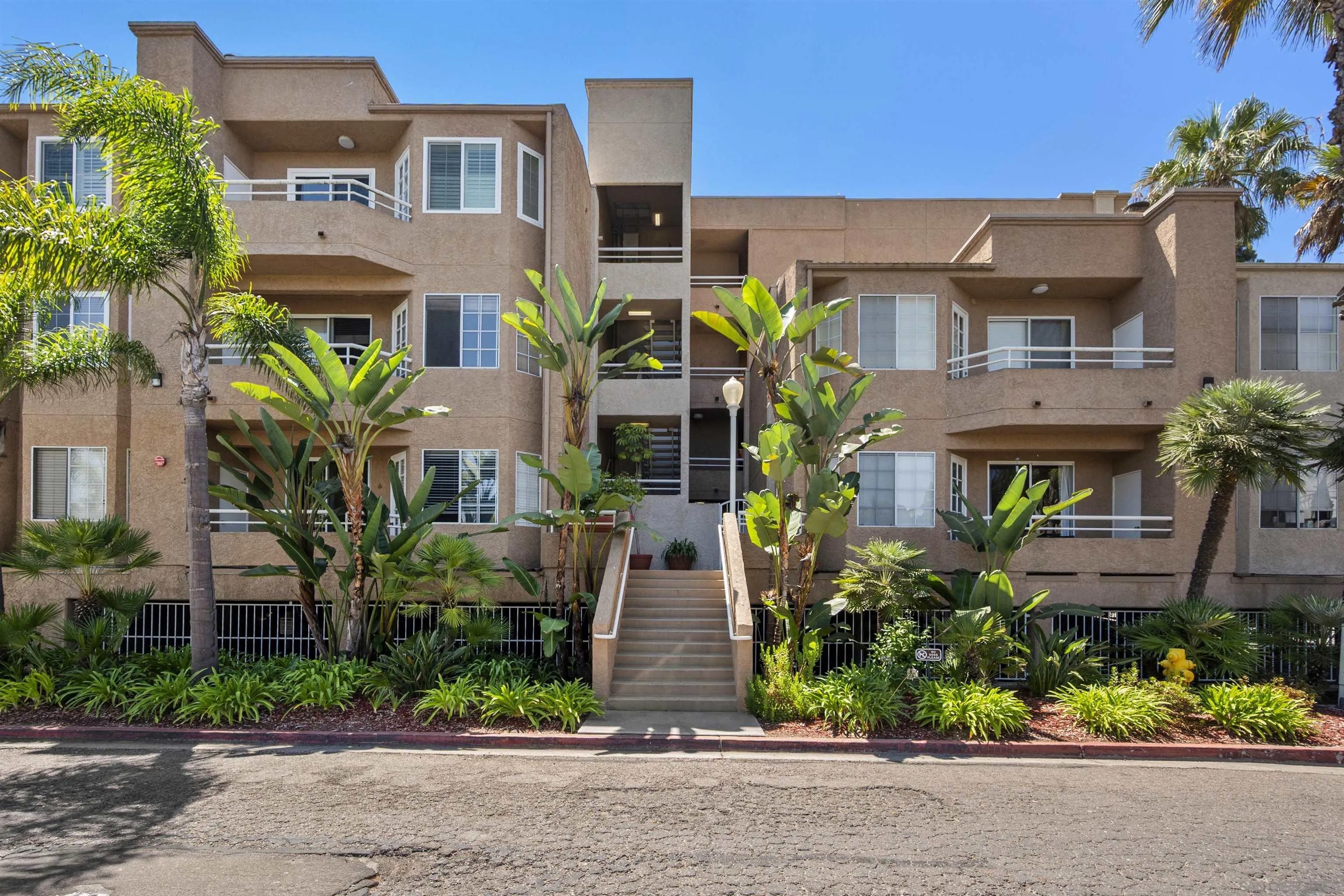 3969 Mahaila Ave 104
