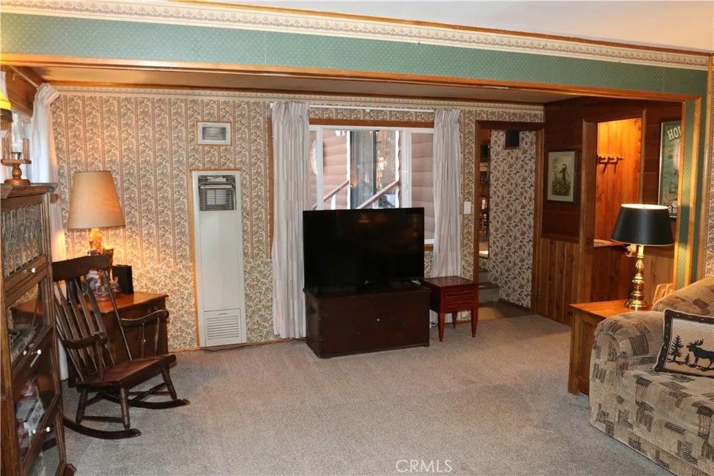Photo of 400 Shakespeare Ln, Big Bear Lake, CA 92314 (MLS # TR26095476)