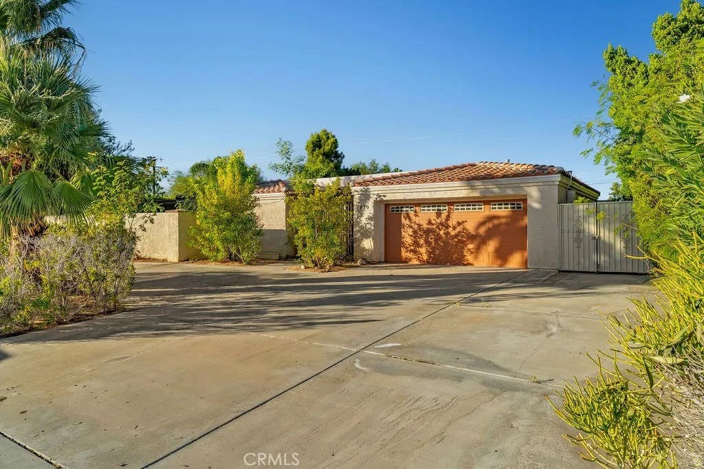 Photo of 1820 E Racquet Club Road, Palm Springs, CA 92262 (MLS # GD26102013)
