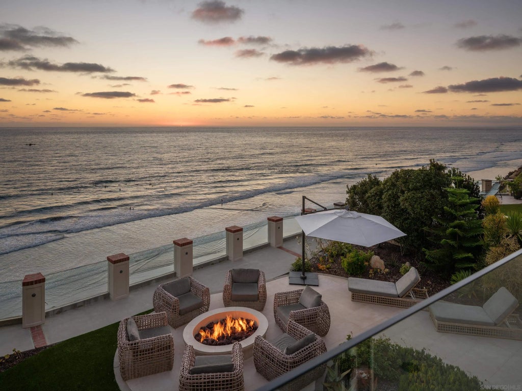 Photo of 824 Neptune Ave, Encinitas, CA 92024 (MLS # 260016363)