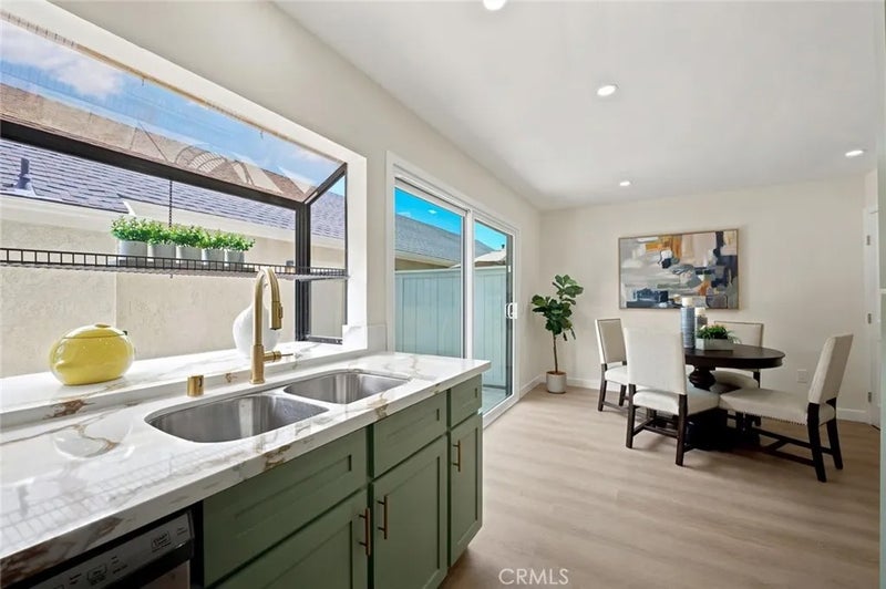 1700 W Cerritos 206