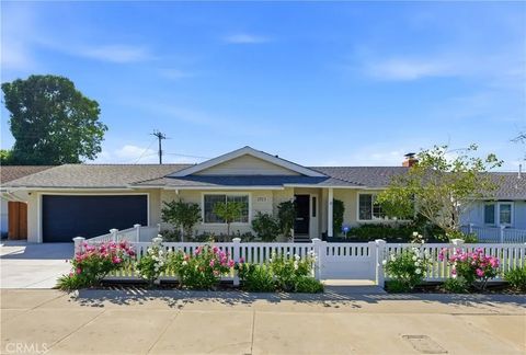 Photo of 2723 Cibola Avenue, Costa Mesa, CA 92626 (MLS # NP26057244)