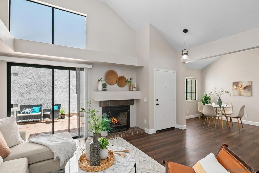 Photo of 802 Spindrift Ln, Carlsbad, CA 92011 (MLS # 2601101)