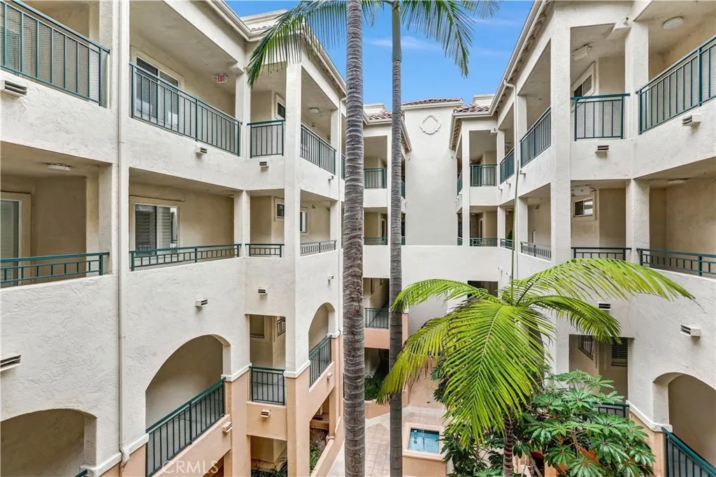 640 Camino De La Reina 1309