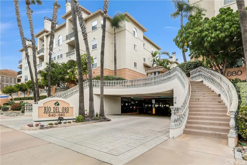 640 Camino De La Reina 1309